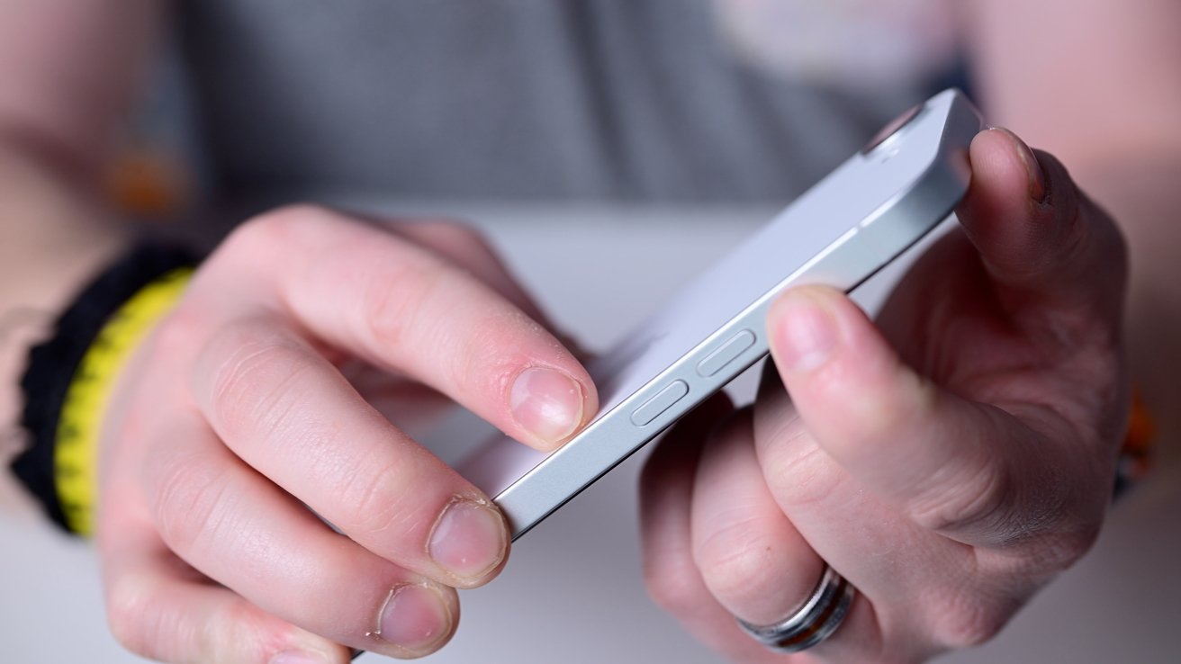 İPhone 17e, 2026 baharında piyasaya sürüleceği söylenti, 2027'de iPhone 18e