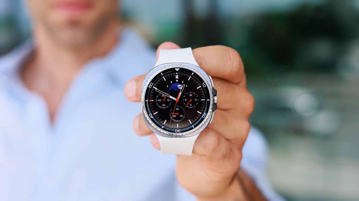 Haftanın Smartwatch Seçimi: Galaxy Watch 8 Classic Walmart'ta ilk fiyat kesimini alıyor