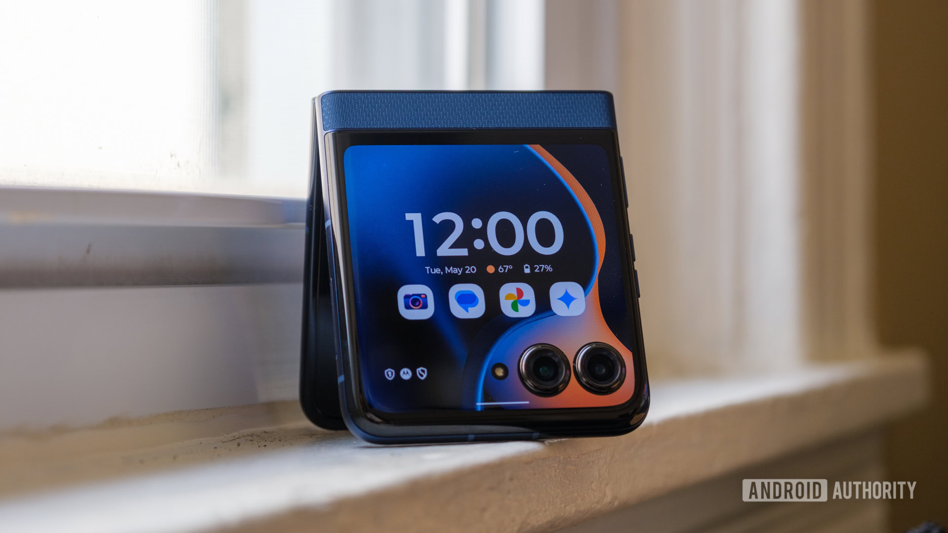 Motorola Razr 2025, tüm zamanların düşük fiyatına 600 $ 'a geri dönüyor