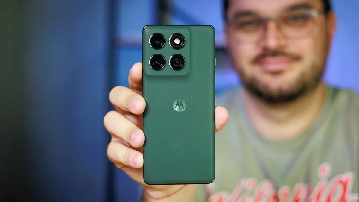 Edge'de (2025) 200 $ 'a kadar tasarruf edin ve Motorola'nın son anlaşmasıyla 200 $ akıllı saati ücretsiz alın