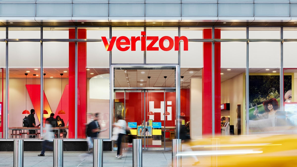 Verizon, ağ çevrimiçi olarak geri getirildikçe telefonunuzda hizmetin nasıl geri yükleneceğini açıklıyor