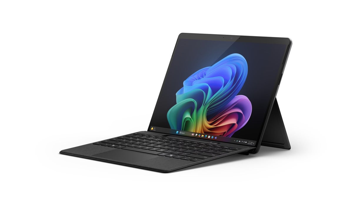 Microsoft'un En İyi Surface Pro, şu anda şaşırtıcı bir 550 $ indirimle 'Techtober' yapılması gereken bir şeydir