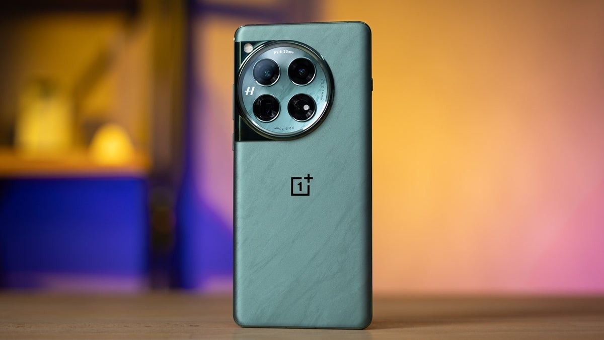 Powerhouse OnePlus 12, Best Buy'da 250 $ değerinde cömert indirim alıyor