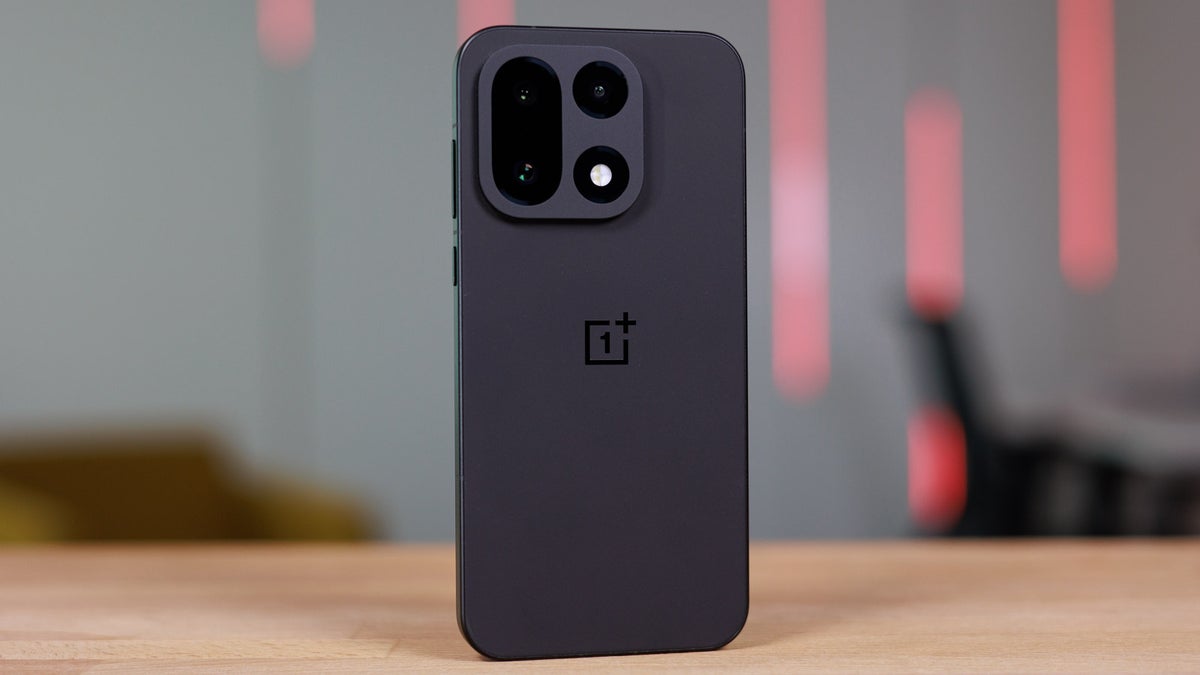 OnePlus 15, ABD hükümetinin kapatılmasının kurbanı oldu, ancak bazı iyi haberler var